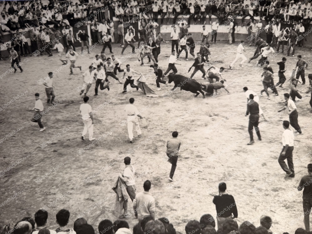 Vaquillas en la Plaza de Toros de Ampuero en los años 70